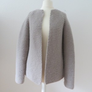 Der Martina Cardigan von We are Knitters LOTILDA
