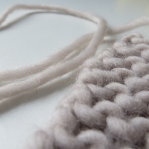 We are Knitters The Petite Wool Maschenprobe Faden