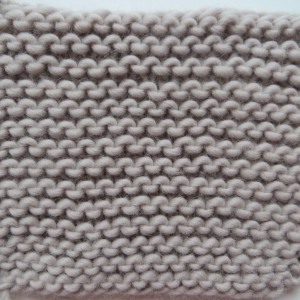 We are Knitters The Petite Wool Maschenprobe nah
