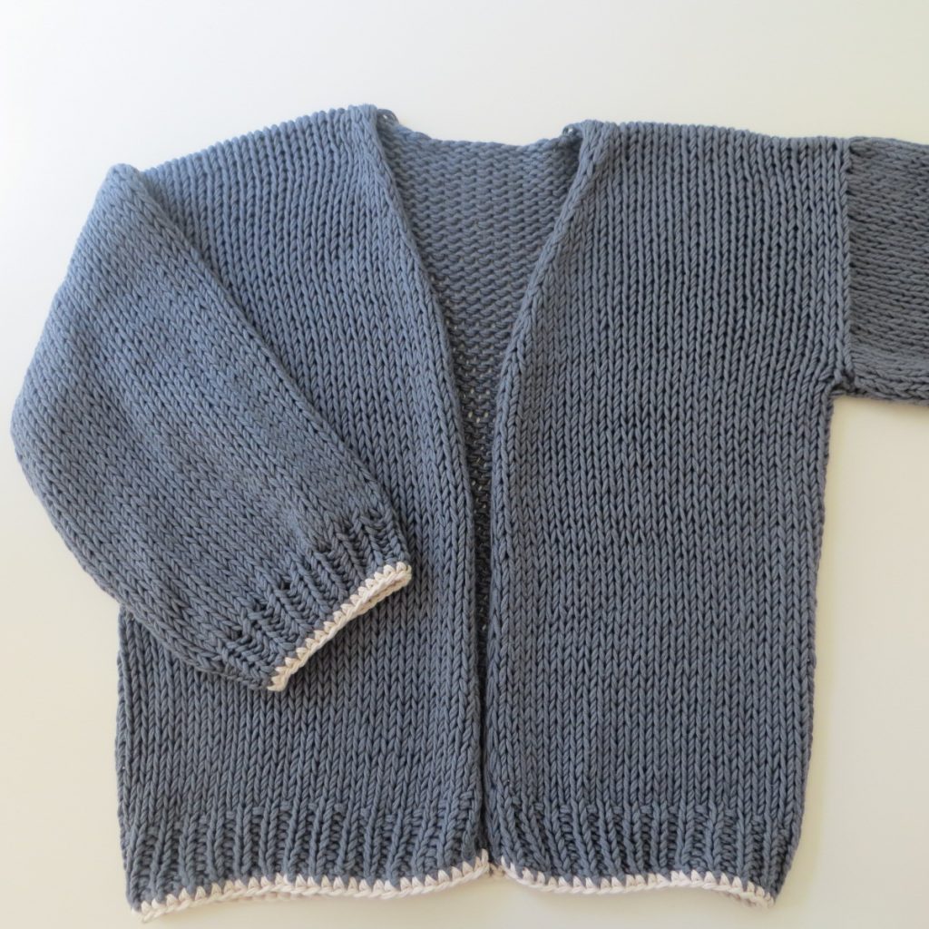 Luna Cardigan - Einfach Sommer Strickjacke mit Häkel Umrandung