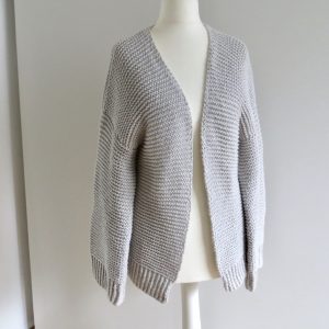 LOTILDA Oversize Cardigan Top Down aus Lang Yarns Amira