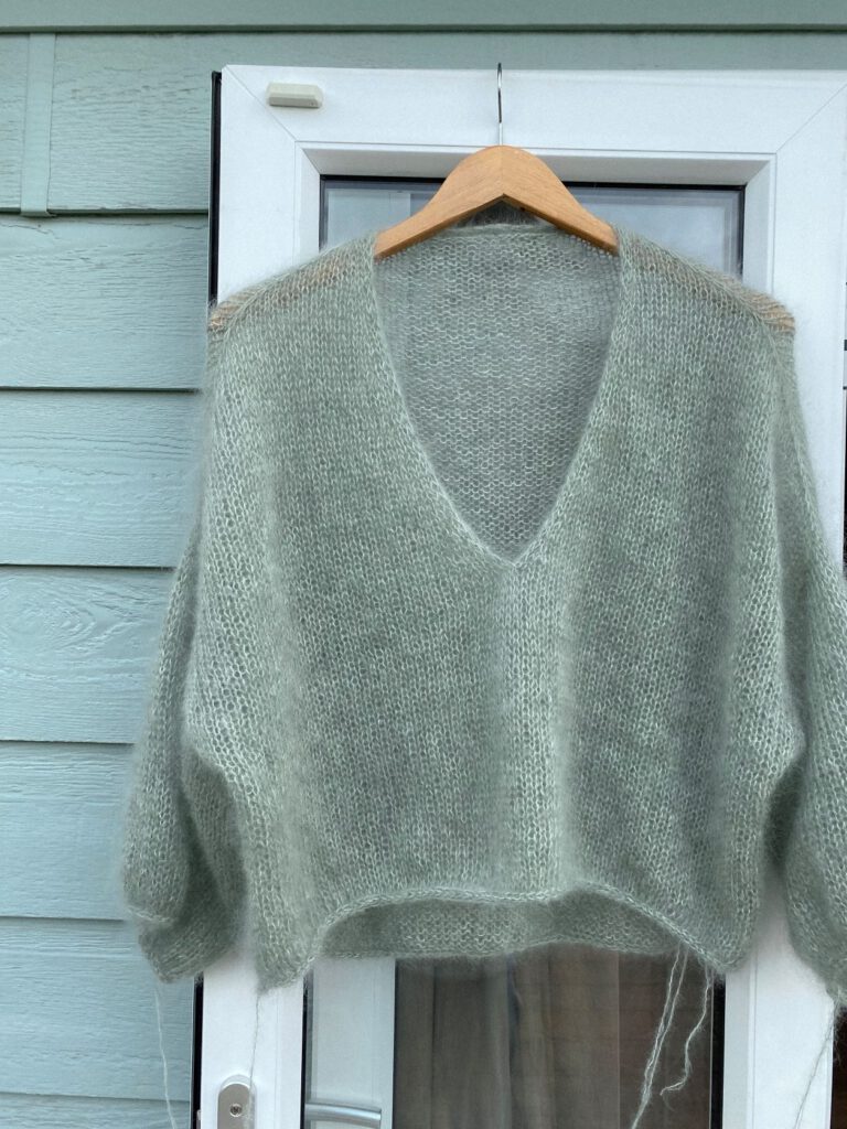 Strickanleitung für einen V-Neck Oversize Pullover